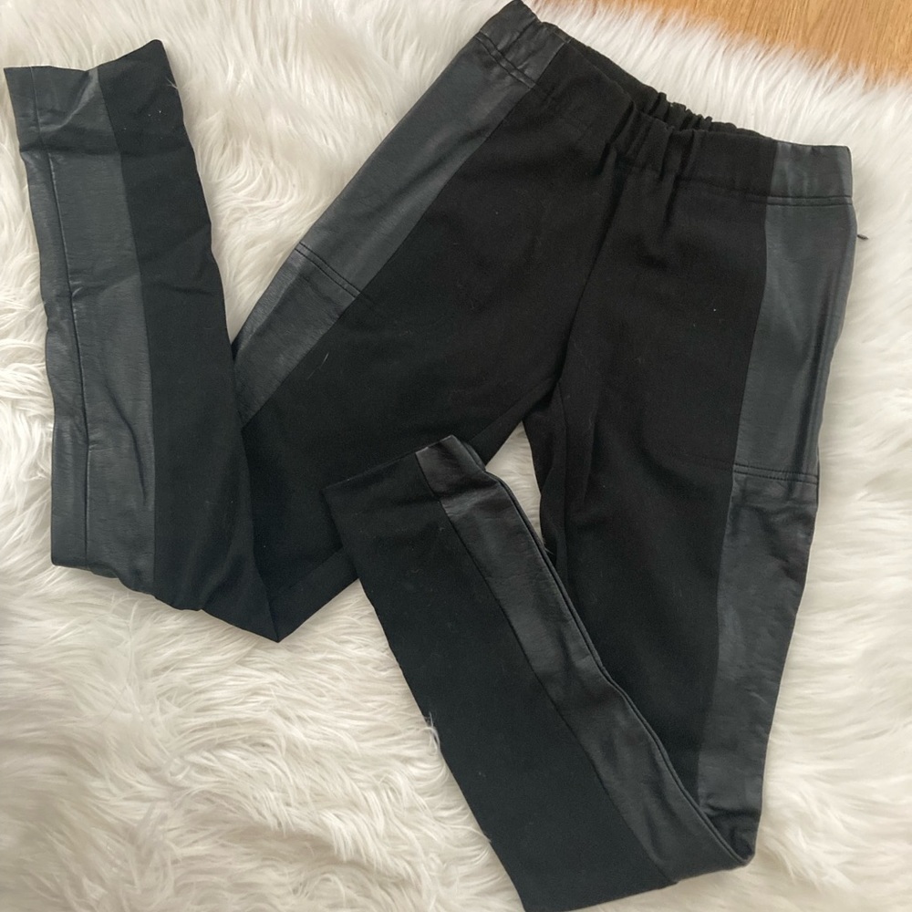 Club Monaco Skinny Pant with Faux Leather - Size 2 - Black